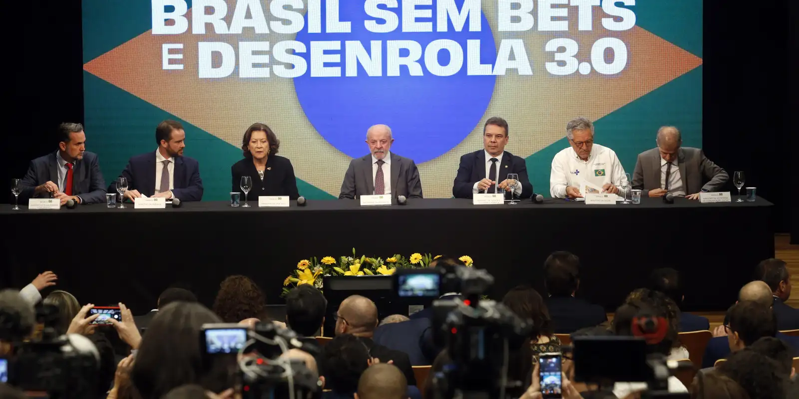 Governo cria terceira fase do Desenrola com compra de dívidas pela Uni