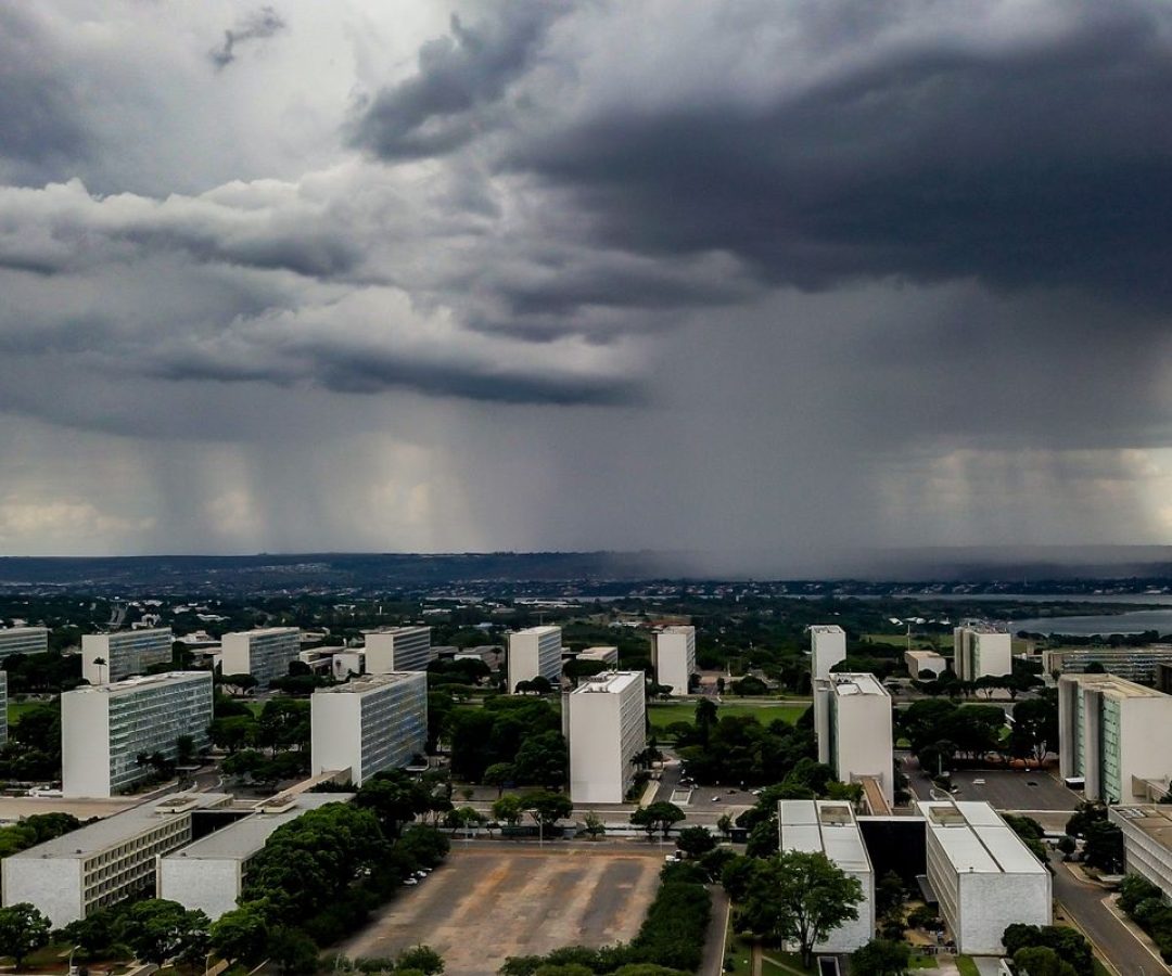 Orçamento de 2027 limita reajuste real de servidores públicos