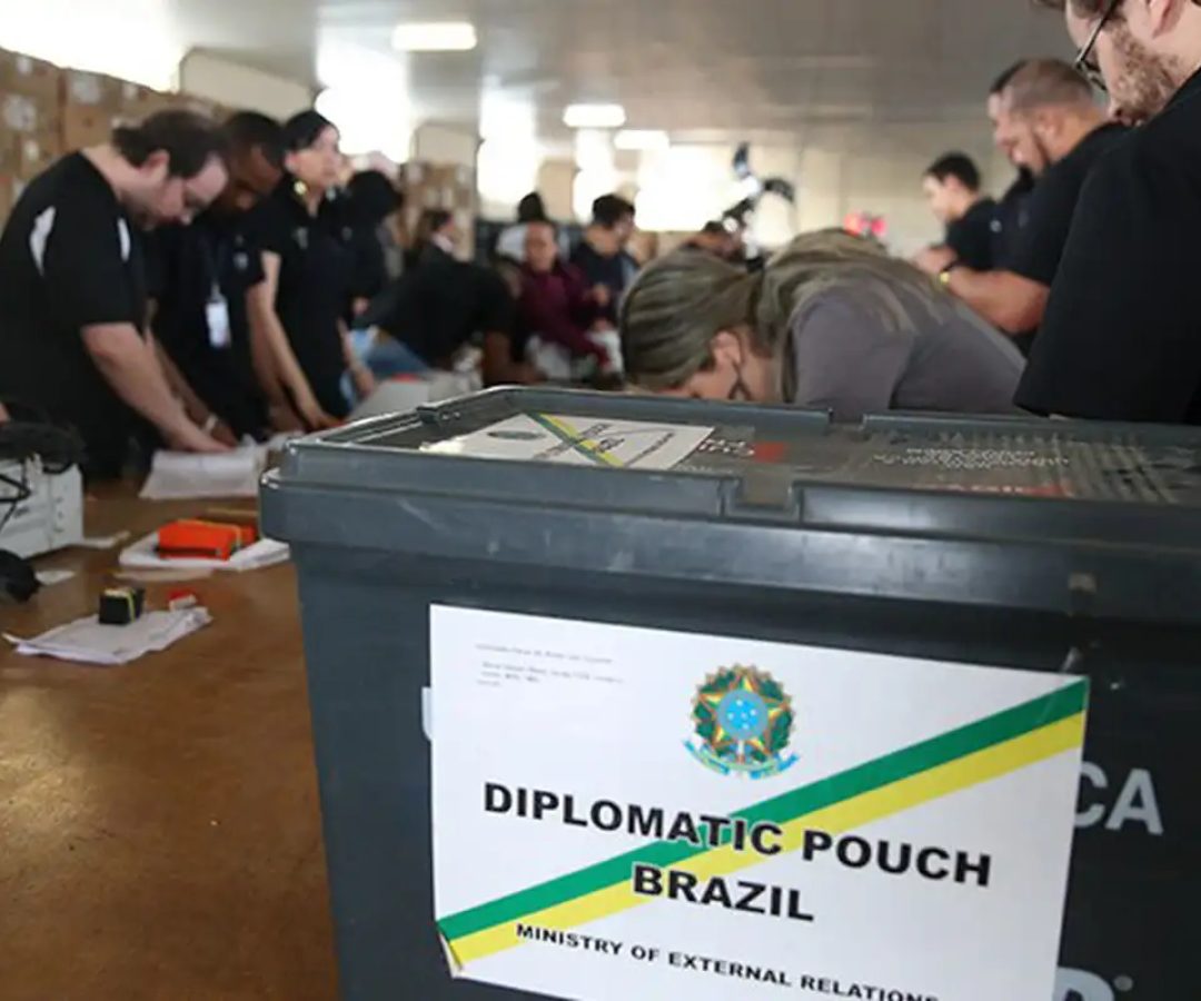 Quase 1 milhão de brasileiros no exterior poderão votar nas eleições