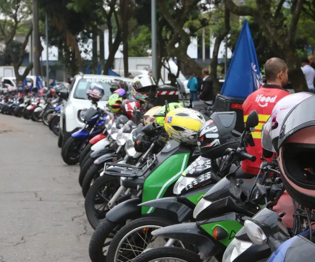 Apenas 1 em cada 5 motociclistas de app tem cobertura previdenciária