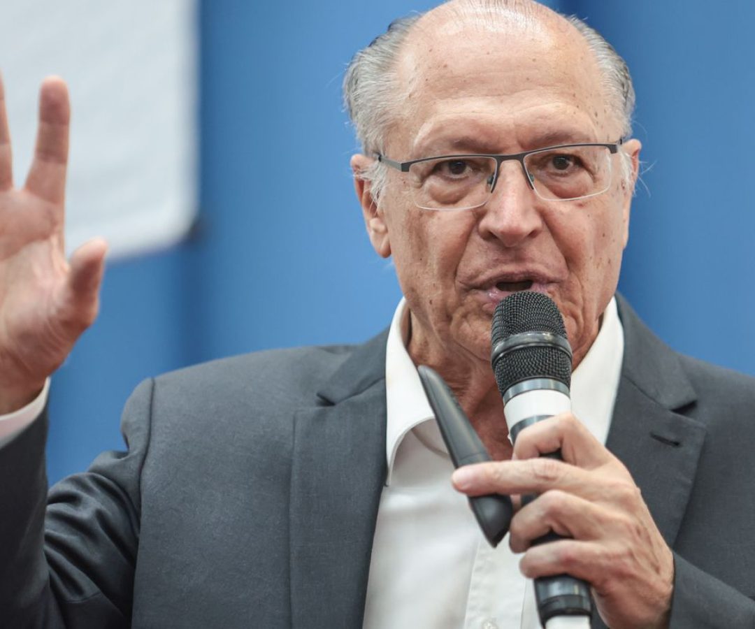 Alckmin diz que Milei presta desserviço à Argentina