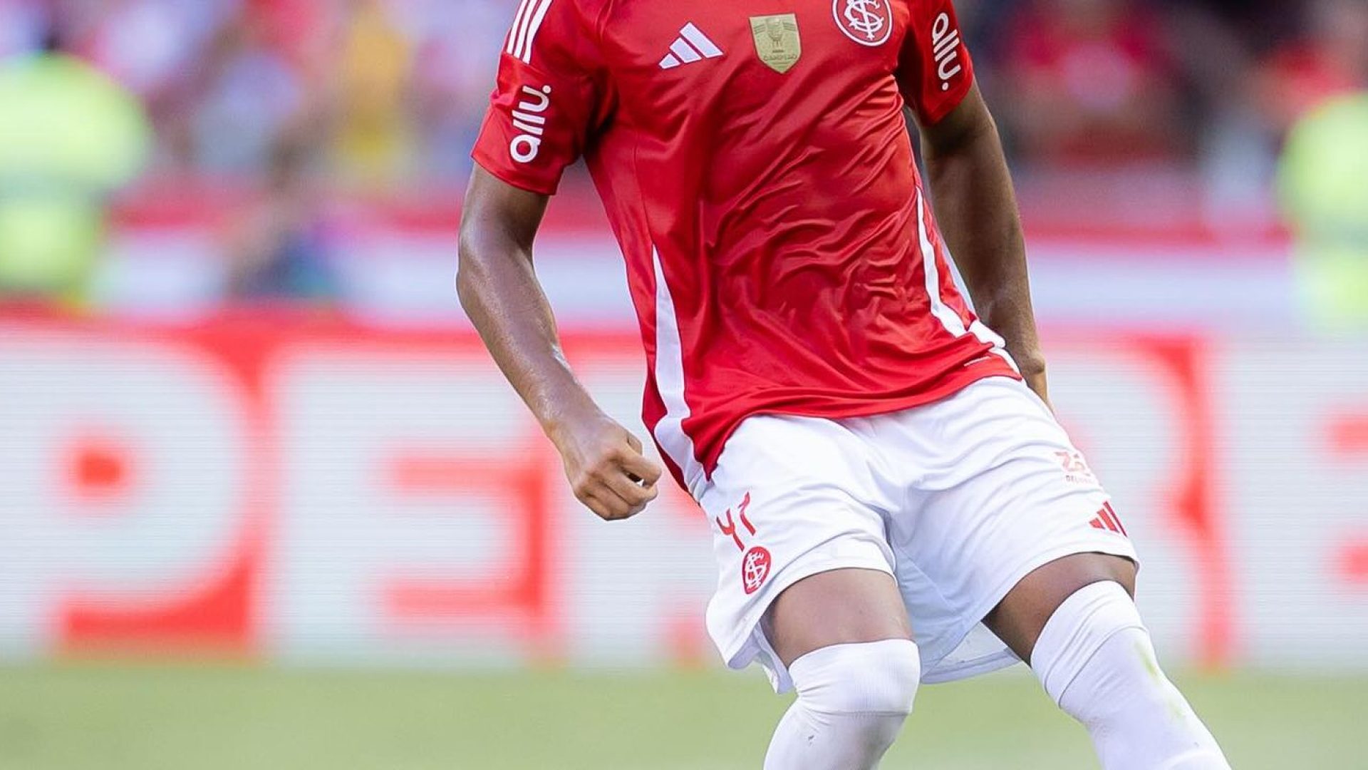 Victor Gabriel é suspenso por STJD até que Gabriel Pec volte a treinar